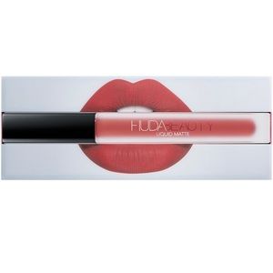 💄NWT HUDA BEAUTY Matte Liquid Lipstick “Icon”💋